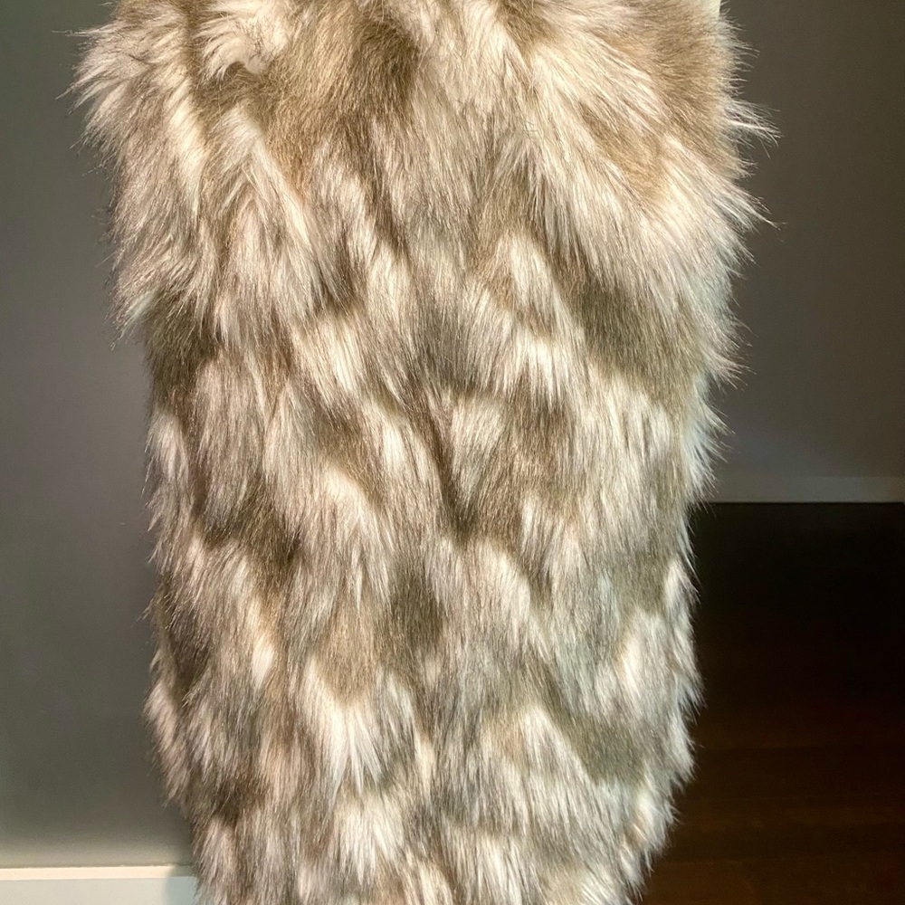 Free People Faux Fur Vest in Gray and Cream - Picture 2 of 4